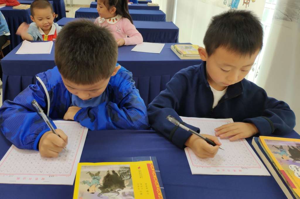 一间深藏于管道全自动焊机厂房的国学讲堂