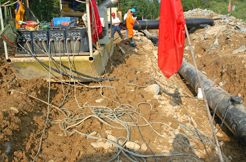 熊谷管道自动焊机应用于川气东输工程建设.jpg